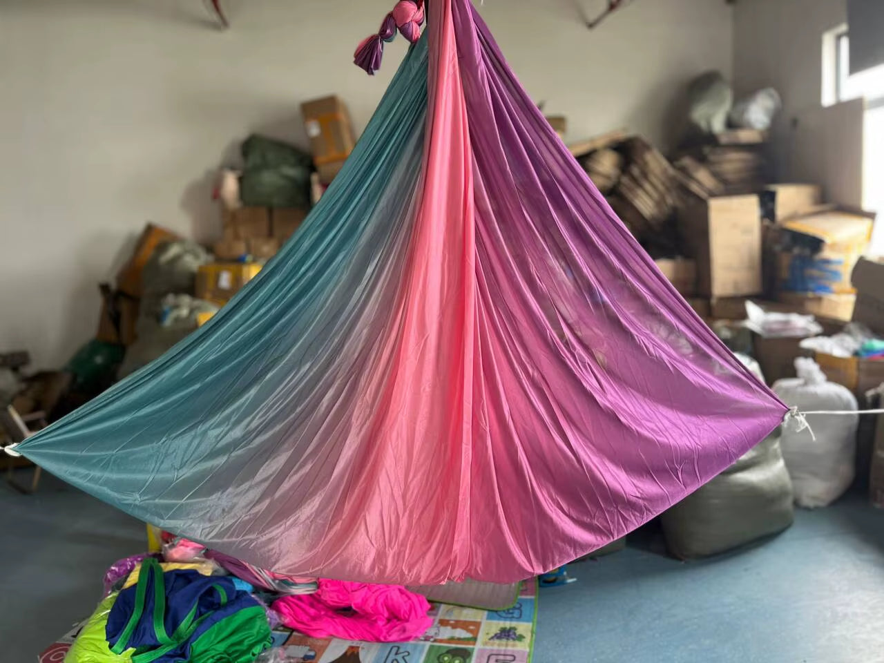 Anti-Gravity Multicolour Yoga Hammock Flying Swing 5M Fabrics Yoga Belts for the Yoga Exercise Air Swing Bed Trapeze Yoga Studio